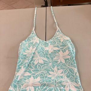 Retro small halter top.